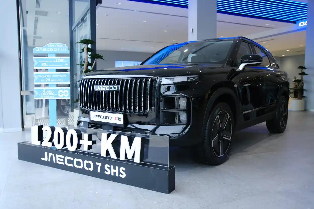 OMODA & JAECOO celebra un momento histórico con la entrega de su vehículo número 20.000 en valencia