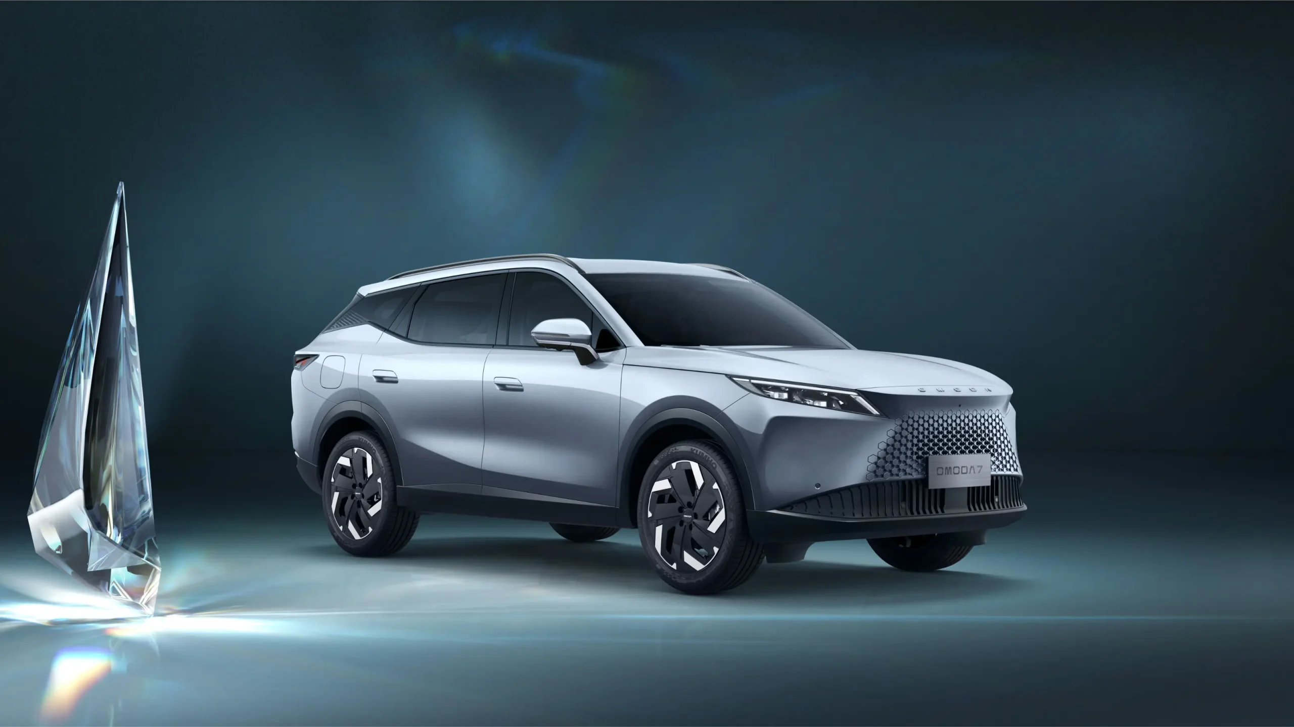 El nuevo OMODA 7 estrena el aparcamiento autónomo: Basta un clic en la llave para que este SUV Tecnológico aparque solo